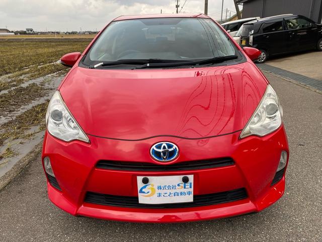 アクア S 純正SDナビ フルセグTV バックカメラ Bluetoothオーディオ ETC スマートキー プッシュスタート 新品ラジアルタイヤ オートエアコン 電動格納ミラー ハイブリッド(2枚目)