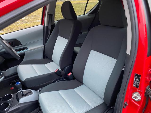 アクア S 純正SDナビ フルセグTV バックカメラ Bluetoothオーディオ ETC スマートキー プッシュスタート 新品ラジアルタイヤ オートエアコン 電動格納ミラー ハイブリッド(10枚目)