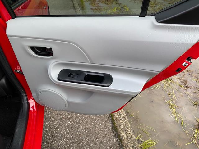 アクア S 純正SDナビ フルセグTV バックカメラ Bluetoothオーディオ ETC スマートキー プッシュスタート 新品ラジアルタイヤ オートエアコン 電動格納ミラー ハイブリッド(25枚目)