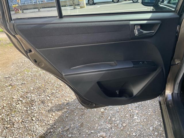 カローラフィールダー １．８Ｓ　ＭＴモード付　走行２．８万キロ　スマートキ―　プッシュスタート　サイドエアバック　横滑防止システム　盗難防止システム　ＨＩＤ　ナビ・ＴＶ　Ｂｌｕｅｔｏｏｔｈ接続可（18枚目）