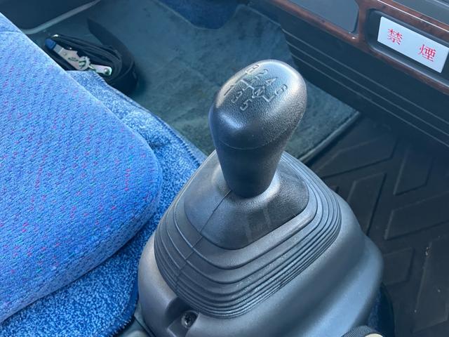 エルフトラック カスタム車 ターボ車 5200cc 2トン 積載車 花見台 PTO ラジコン メッキホイール 6速マニュアル オートエアコン(20枚目)