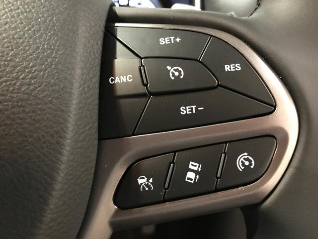 リミテッド レザー 認定中古車保証 Uconnect ワンオーナー 禁煙車 LEDヘッドランプ ナビ アイドリングストップ 試乗車アップ(16枚目)