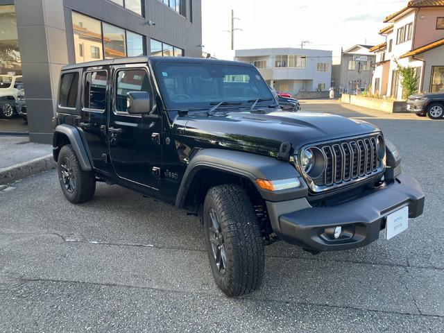 ジープ・ラングラーアンリミテッド スポーツ 認定中古車・弊社デモカー・4WD・Apple Car Play対応・Android Auto対応・12.3インチモニター装備・バックカメラ装備・シートヒーター内蔵(4枚目)