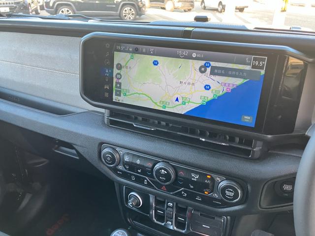 ジープ・ラングラーアンリミテッド スポーツ 認定中古車・弊社デモカー・4WD・Apple Car Play対応・Android Auto対応・12.3インチモニター装備・バックカメラ装備・シートヒーター内蔵(12枚目)