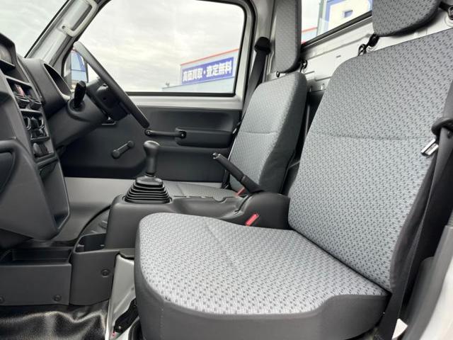 4WD KC EBD付ABS/横滑り防止装置/エアバッグ 運転席/エアバッグ 助手席/衝突安全ボディ/パワーステアリング/盗難防止システム/禁煙車/4WD/セキュリティアラーム/パワードアロック/UVカットガラス(6枚目)
