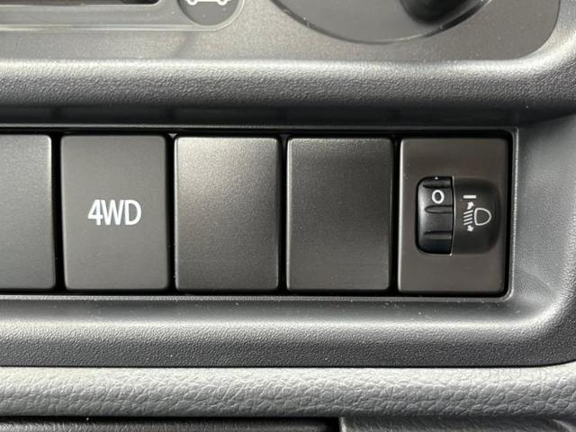 4WD KC EBD付ABS/横滑り防止装置/エアバッグ 運転席/エアバッグ 助手席/衝突安全ボディ/パワーステアリング/盗難防止システム/禁煙車/4WD/セキュリティアラーム/パワードアロック/UVカットガラス(11枚目)