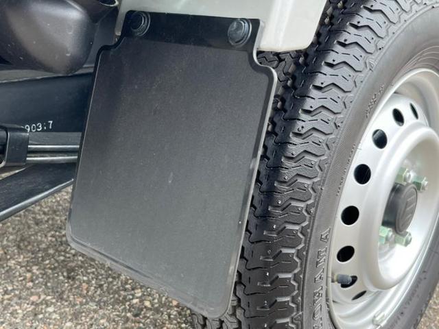 4WD KC EBD付ABS/横滑り防止装置/エアバッグ 運転席/エアバッグ 助手席/衝突安全ボディ/パワーステアリング/盗難防止システム/禁煙車/4WD/セキュリティアラーム/パワードアロック/UVカットガラス(13枚目)