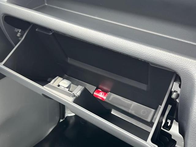 4WD KC EBD付ABS/横滑り防止装置/エアバッグ 運転席/エアバッグ 助手席/衝突安全ボディ/パワーステアリング/盗難防止システム/禁煙車/4WD/セキュリティアラーム/パワードアロック/UVカットガラス(16枚目)