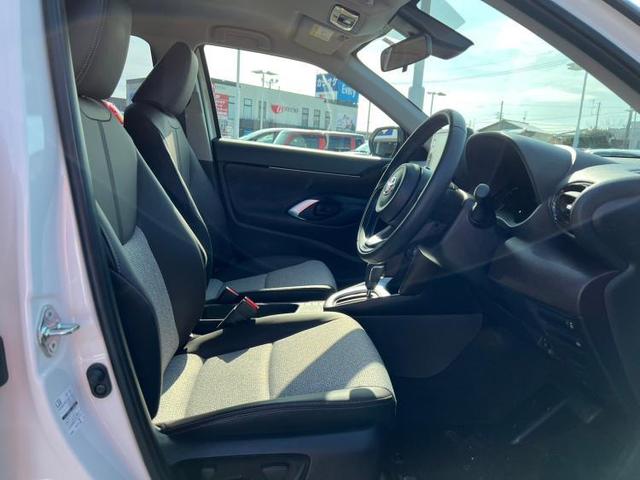 ハイブリッドZ ディスプレイオーディオ+ナビ8インチ/トヨタセーフティセンス/シートヒーター 前席/車線逸脱防止支援システム/シート ハーフレザー/パーキングアシスト バックガイド 衝突被害軽減システム バックカメラ(5枚目)