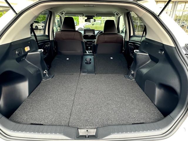 ハイブリッドZ ディスプレイオーディオ+ナビ8インチ/トヨタセーフティセンス/シートヒーター 前席/車線逸脱防止支援システム/シート ハーフレザー/パーキングアシスト バックガイド 衝突被害軽減システム バックカメラ(20枚目)