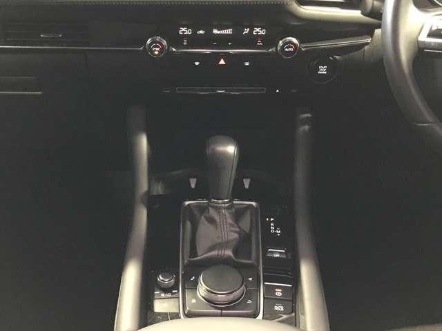 ＭＡＺＤＡ３ファストバック １．５　１５Ｓ　ツーリング　ＭＴモード付　フルセグテレビ　アダプティブクルーズ　ＥＴＣ車載器　ＬＥＤヘッド　横滑り防止システム　イモビ　エアコン　アルミホイール　カーテンエアバッグ　メモリナビ　キーレスゴー　ナビＴＶ　ＡＢＳ（12枚目）