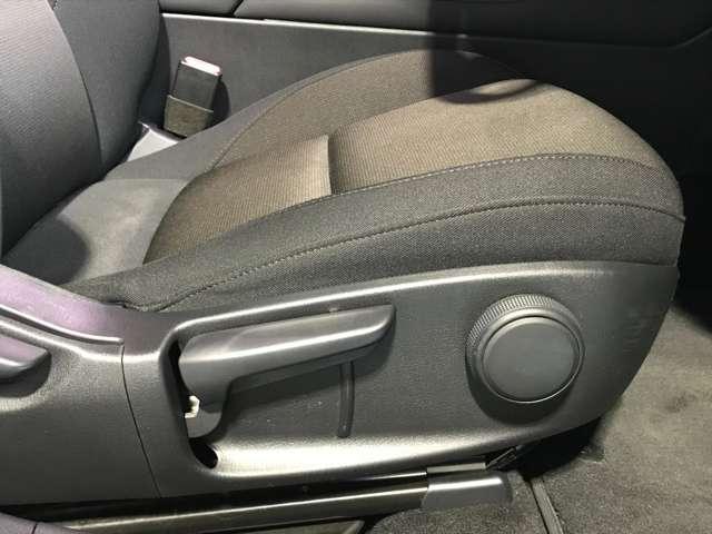 ＭＡＺＤＡ３ファストバック １．５　１５Ｓ　ツーリング　ＭＴモード付　フルセグテレビ　アダプティブクルーズ　ＥＴＣ車載器　ＬＥＤヘッド　横滑り防止システム　イモビ　エアコン　アルミホイール　カーテンエアバッグ　メモリナビ　キーレスゴー　ナビＴＶ　ＡＢＳ（15枚目）