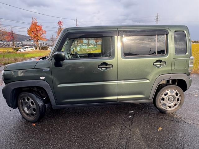 車両の品質管理は室内展示場を完備しておりますので、品質を保った状態の車両をご覧いただけます。