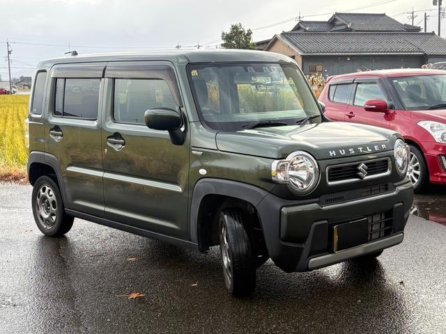 室内展示場を完備しておりますので、天候の悪い日でもゆっくりと車両をご覧下さい。