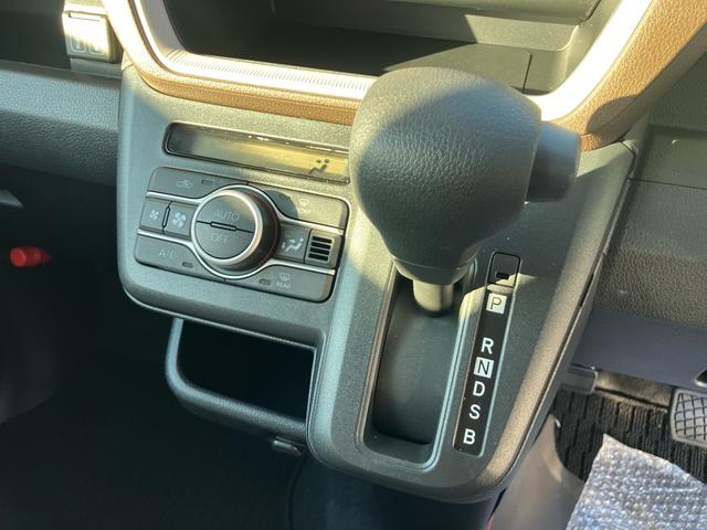 ムーヴ X 届出済未使用車 純正メモリーナビ フルセグTV 全方位カメラ Bluetoothオーディオ 衝突被害軽減システム アイドリングストップ 左側パワースライドドア スマートキー プッシュスタート(14枚目)