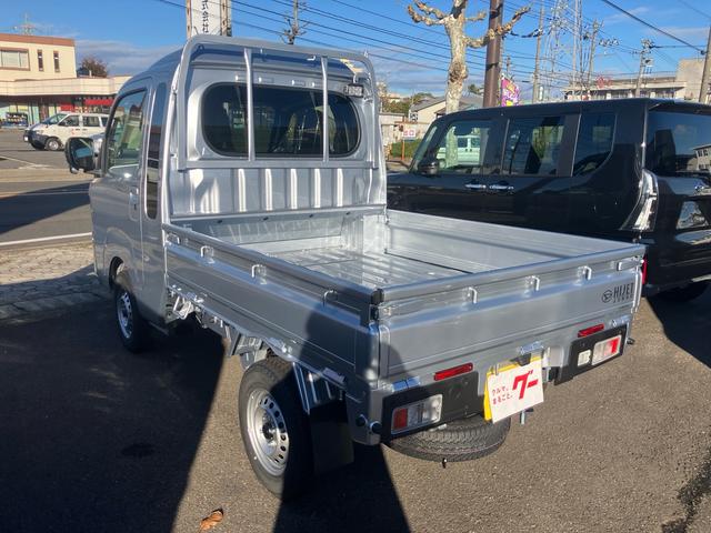 ハイゼットトラック ジャンボエクストラ 4WD 届出済未使用車 スマートキー プッシュスタート オートマ エアコン パワステ パワーウインド 衝突被害軽減システム 電動格納ミラー(6枚目)