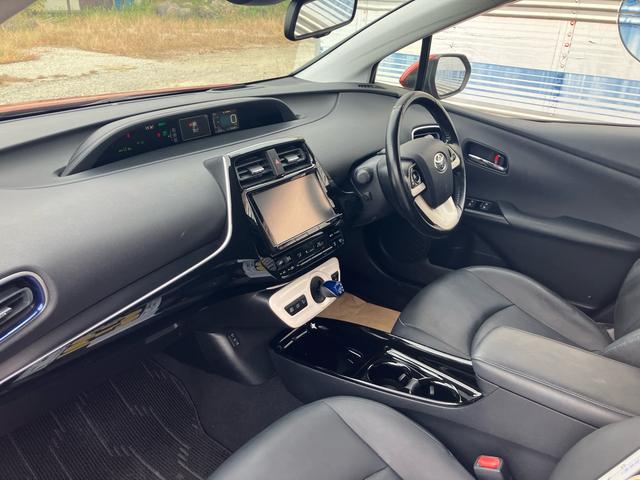 プリウス Aツーリングセレクション 純正9インチメモリーナビ フルセグTV バックカメラ Bluetoothオーディオ ETC トヨタセーフティセンス LEDヘッドライト スマートキー プッシュスタート オートクルーズコントロール(12枚目)