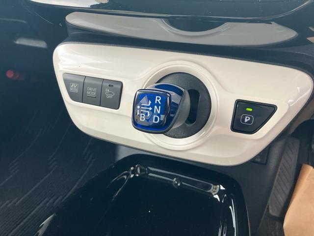 プリウス Aツーリングセレクション 純正9インチメモリーナビ フルセグTV バックカメラ Bluetoothオーディオ ETC トヨタセーフティセンス LEDヘッドライト スマートキー プッシュスタート オートクルーズコントロール(14枚目)