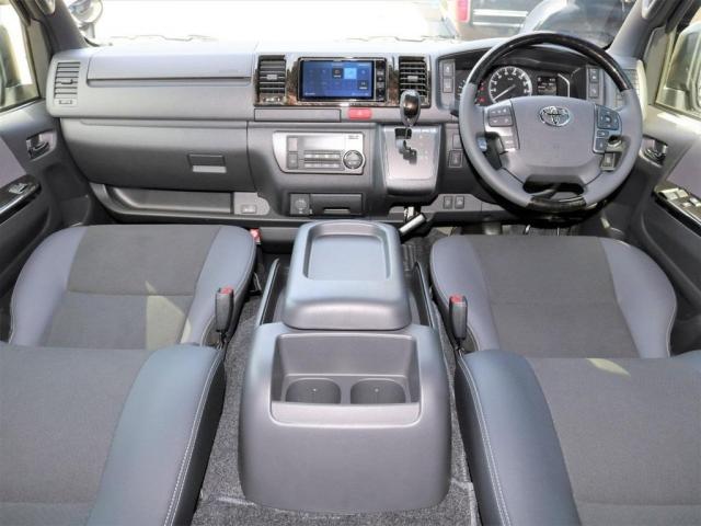 トヨタ ハイエースバン スーパーGL ダークプライムII 4WD 床張り施工 415cobraフロント/ルーフスポイラー・ボンネット・リアコーナーパネル・17インチAW NASCARタイヤ カロッツェリアナビ 489.8万円 令和5年(2023年) 石川県 中古車 TOYOTAハイエース ダークプライム コーナーパネル ダークプライム