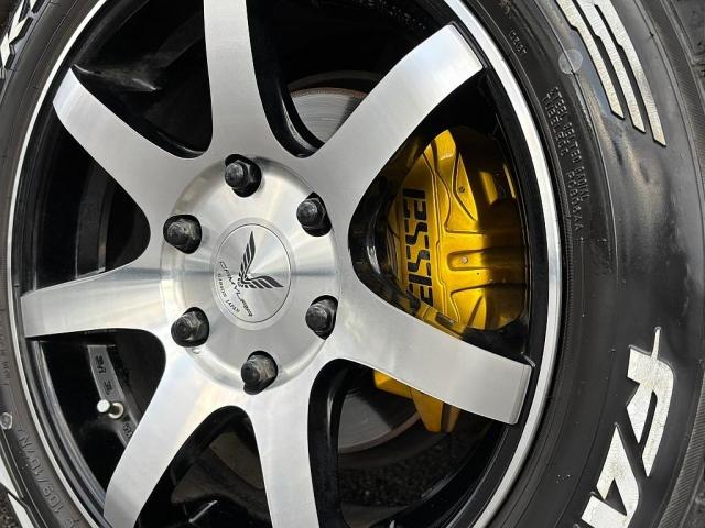 ハイエースバン 玄武ローダウン・カミュラ17インチAW・デジタルインナーミラー・AC100V・バットフェイスボンネット・オーバーフェンダー・415cobraマフラーカッター・4分割式ベットキットTYPE2(18枚目)