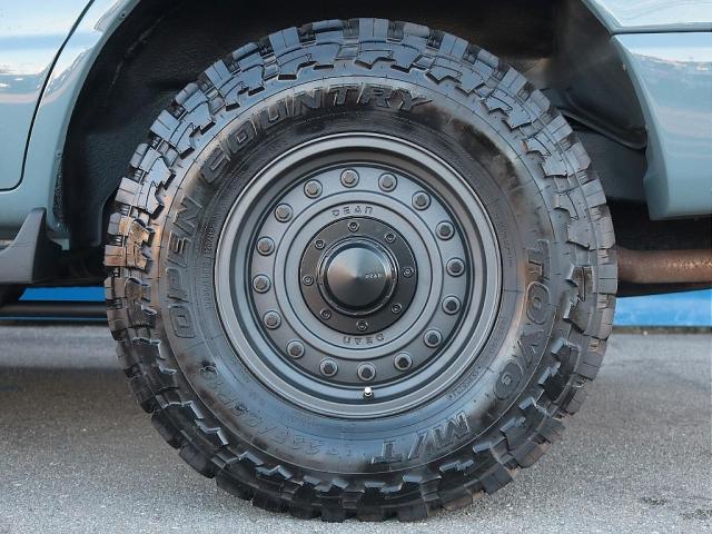 ランドクルーザー１００ ＶＸリミテッド　丸目２灯・アンヴィルグレーペイント・５速ＡＴ・マルチレス・サンルーフ・シートヒーター・ＬＥＤ３色テールランプ・ＤＥＡＮコロラド１６インチＡＷ・ウッドステアリング・クラシックシートカバー（19枚目）