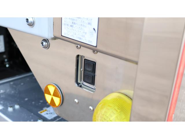 クオン 　ウィング　ＡＴ　１０ｔ　後輪ダブル　トランテックス　ラジコン　テールゲートリフタ（ｓｈｉｎｍａｙｗａ）　エアサス　バックカメラ　荷台寸法長さ９６７ｃｍ×幅２４１ｃｍ高さ２６８ｃｍ　積載量１３３００Ｋｇ（52枚目）