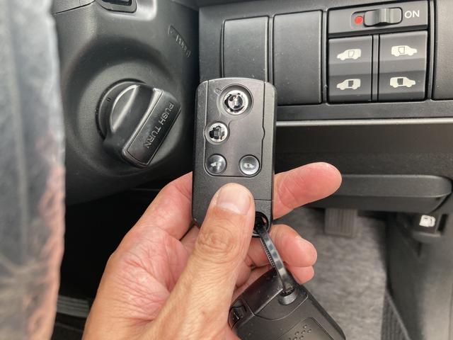 G バックカメラ TV 両側電動スライドドア スマートキー 電動格納ミラー 後席モニター AT アルミホイール CD 盗難防止システム 衝突安全ボディ ABS エアコン パワーステアリング(8枚目)