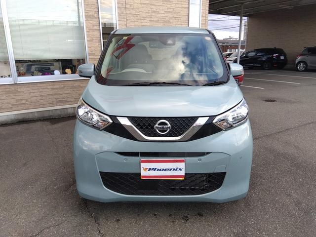 デイズ Ｘ　ＳＤナビ　フルセグＴＶ　ＤＶＤ再生　ＢＬＵＥＴＯＯＴＨ　アラウンドビューモニター　エマージェンシーブレーキ　コーナーソナー　純正アルミ　スマートキー　ドラレコ　プッシュスタート　ウインカーミラー（4枚目）