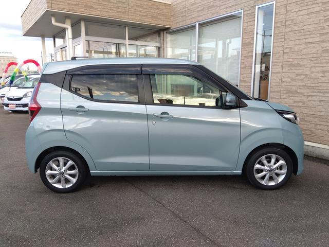 デイズ Ｘ　ＳＤナビ　フルセグＴＶ　ＤＶＤ再生　ＢＬＵＥＴＯＯＴＨ　アラウンドビューモニター　エマージェンシーブレーキ　コーナーソナー　純正アルミ　スマートキー　ドラレコ　プッシュスタート　ウインカーミラー（6枚目）