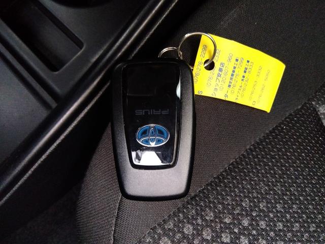 プリウス SR8/7車検有 走行4万1千 トヨタセーフティ 試乗OK R8/7車検有 走行4万1千 トヨタセーフティセンス コーナーソナー メモリーナビ フルセグTV バックカメラ ETC 前後ドライブレコーダー レーダークルーズ 純正アルミ LED ワンオーナー(61枚目)