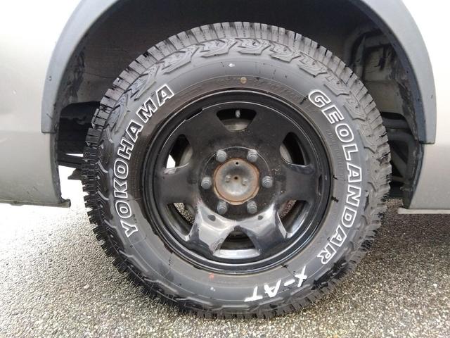 NV350キャラバンバン ロングDXターボ4WD ディーゼル 純正SDナビ 試乗OK 4WD ディーゼルターボ グリルガード付 純正SDナビ フルセグTV バックカメラ ETC ジオランダータイヤ フォグランプ キーレス 電格ミラー 純正バイザー 純正マット リアワイパー(22枚目)