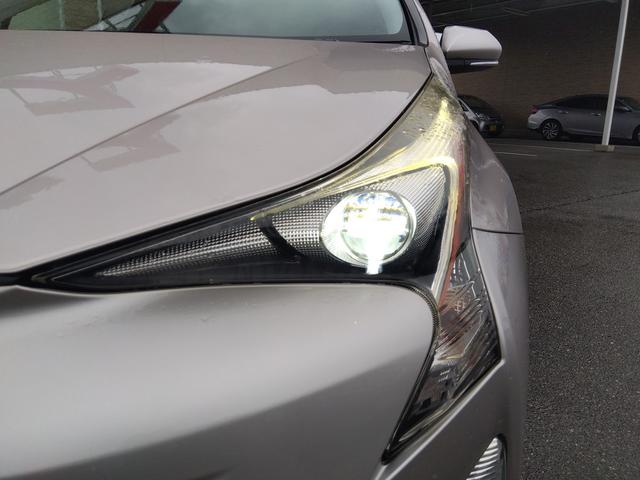 プリウス Ａ　４ＷＤ☆９インチＳＤナビ☆フルセグ☆ＢＴ☆ＤＶＤ再☆トヨタセーフティセンス☆バックカメラ☆ＥＴＣ☆スマートキー☆プッシュスタート☆コーナーソナー☆ＢＳＭ☆ＨＵＤ☆ウインカーミラー☆クルーズコントロール（10枚目）