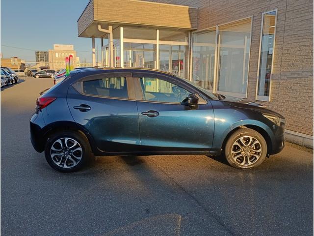 デミオ XDツーリング4WD☆アイアクティブ☆コーナーソナ☆試乗OK 4WD☆アイアクティブ☆コーナーソナー☆クルーズコントロール☆ディーゼルターボ☆純正SDナビ☆DVD再生☆バックカメラ☆ETC☆ドライブレコーダー☆純正アルミ☆LEDランプ☆スマートキー2コ(7枚目)