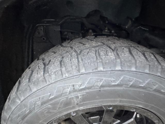 ハイエースバン スーパーGL ダークプライムII 4WD ディーゼル リフトアップ 両側パワースリアドドア バンパーガードオーバーフェンダー チッピング塗装 ベットキット デジタルインナーミラー 全方位モニター プッシュスタート LEDヘッドライト(19枚目)