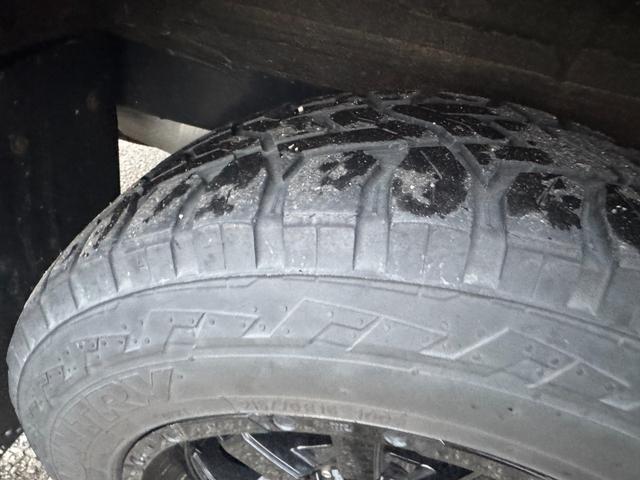 ハイエースバン スーパーGL ダークプライムII 4WD ディーゼル リフトアップ 両側パワースリアドドア バンパーガードオーバーフェンダー チッピング塗装 ベットキット デジタルインナーミラー 全方位モニター プッシュスタート LEDヘッドライト(22枚目)