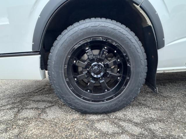 ハイエースバン スーパーGL ダークプライムII 4WD ディーゼル リフトアップ 両側パワースリアドドア バンパーガードオーバーフェンダー チッピング塗装 ベットキット デジタルインナーミラー 全方位モニター プッシュスタート LEDヘッドライト(25枚目)