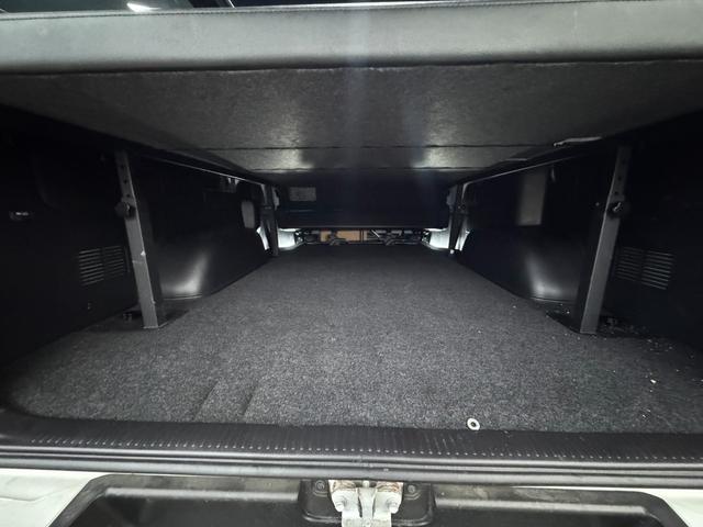 ハイエースバン スーパーGL ダークプライムII 4WD ディーゼル リフトアップ 両側パワースリアドドア バンパーガードオーバーフェンダー チッピング塗装 ベットキット デジタルインナーミラー 全方位モニター プッシュスタート LEDヘッドライト(44枚目)