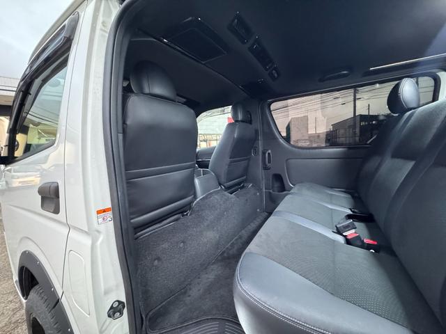 ハイエースバン スーパーGL ダークプライムII 4WD ディーゼル リフトアップ 両側パワースリアドドア バンパーガードオーバーフェンダー チッピング塗装 ベットキット デジタルインナーミラー 全方位モニター プッシュスタート LEDヘッドライト(45枚目)