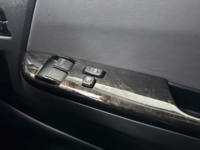 ハイエースバン スーパーGL ダークプライムII 4WD ディーゼル リフトアップ 両側パワースリアドドア バンパーガードオーバーフェンダー チッピング塗装 ベットキット デジタルインナーミラー 全方位モニター プッシュスタート LEDヘッドライト(53枚目)