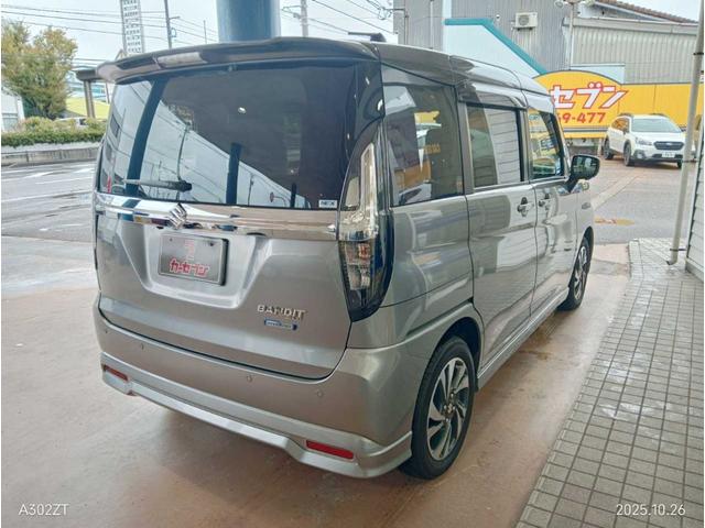 ソリオバンディット ハイブリッドMV 4WD 全方位モニター付メモリーナビ装着車 フルセグ デュアルカメラブレーキサポート 運転席・助手席・サイド・カーテンエアバック(4枚目)