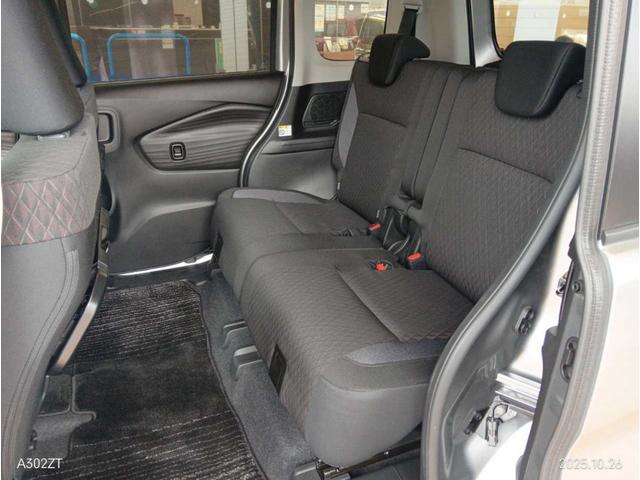 ソリオバンディット ハイブリッドMV 4WD 全方位モニター付メモリーナビ装着車 フルセグ デュアルカメラブレーキサポート 運転席・助手席・サイド・カーテンエアバック(11枚目)