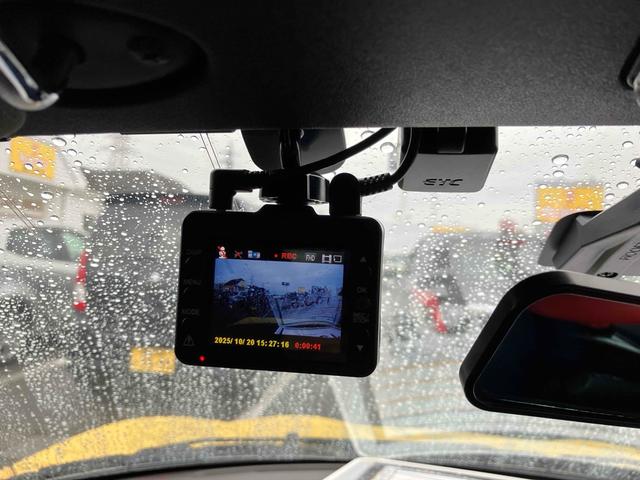 コペン ローブ　Ｓ　ドライブレコーダー　バックカメラ　ナビ　ＴＶ　ＬＥＤヘッドランプ　スマートキー　アイドリングストップ　シートヒーター　ＣＶＴ　盗難防止システム　ＡＢＳ　ＥＳＣ　ＣＤ　ＵＳＢ　アルミホイール（8枚目）