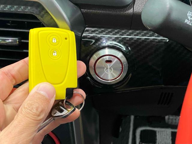 コペン ローブ　Ｓ　ドライブレコーダー　バックカメラ　ナビ　ＴＶ　ＬＥＤヘッドランプ　スマートキー　アイドリングストップ　シートヒーター　ＣＶＴ　盗難防止システム　ＡＢＳ　ＥＳＣ　ＣＤ　ＵＳＢ　アルミホイール（9枚目）