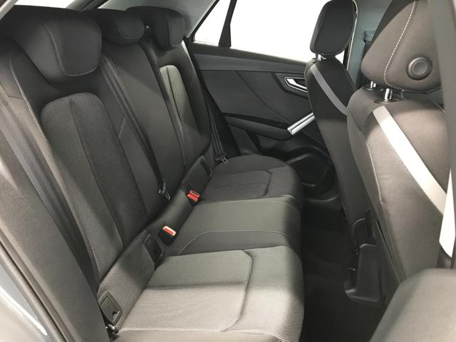 Ｑ２ ３０ＴＦＳＩスポーツ　純正メモリーナビ　フルセグＴＶ　ＣＤ　ＤＶＤ　ＳＤ　ＵＳＢ　ＡＵＸ　ＢＴ　衝突軽減ブレーキ　追従クルコン　車線逸脱　レーンキープ　ブラインドスポット　バックカメラ　オートＬＥＤ　オートハイビーム（15枚目）