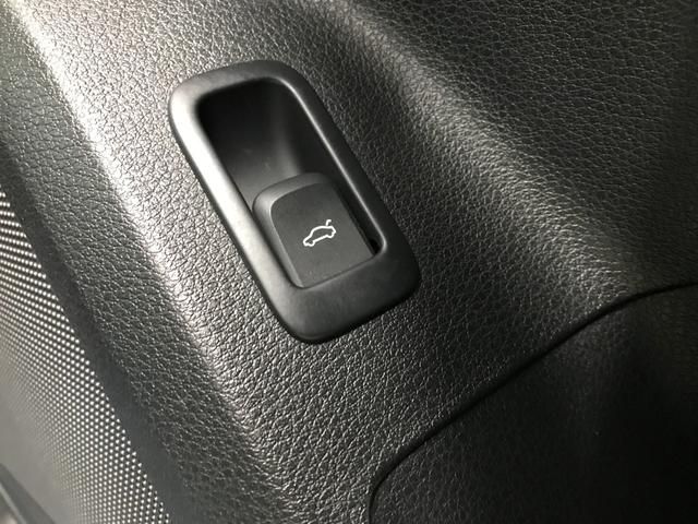 Ｑ２ ３０ＴＦＳＩスポーツ　純正メモリーナビ　フルセグＴＶ　ＣＤ　ＤＶＤ　ＳＤ　ＵＳＢ　ＡＵＸ　ＢＴ　衝突軽減ブレーキ　追従クルコン　車線逸脱　レーンキープ　ブラインドスポット　バックカメラ　オートＬＥＤ　オートハイビーム（40枚目）