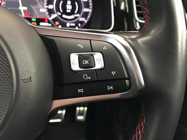 ゴルフＧＴＩ ダイナミック　レザーＰＫＧ（レザーシート／パワーシート／シートヒーター）純正９インチナビ　フルセグＴＶ　Ｂカメラ　ＣＤ　ＤＶＤ　ＢＴオーディオ　ＵＳＢ　アップルカープレイ　追従クルコン　純正１８ＡＷ　ＥＴＣ（28枚目）