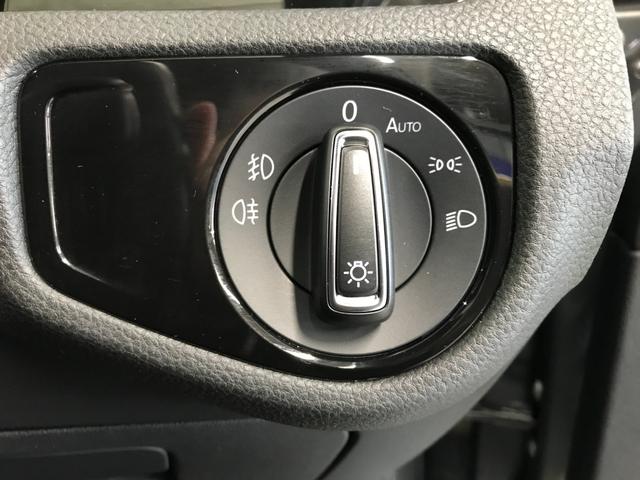 ゴルフＧＴＩ ダイナミック　レザーＰＫＧ（レザーシート／パワーシート／シートヒーター）純正９インチナビ　フルセグＴＶ　Ｂカメラ　ＣＤ　ＤＶＤ　ＢＴオーディオ　ＵＳＢ　アップルカープレイ　追従クルコン　純正１８ＡＷ　ＥＴＣ（33枚目）