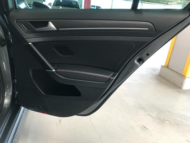 ゴルフＧＴＩ ダイナミック　レザーＰＫＧ（レザーシート／パワーシート／シートヒーター）純正９インチナビ　フルセグＴＶ　Ｂカメラ　ＣＤ　ＤＶＤ　ＢＴオーディオ　ＵＳＢ　アップルカープレイ　追従クルコン　純正１８ＡＷ　ＥＴＣ（44枚目）