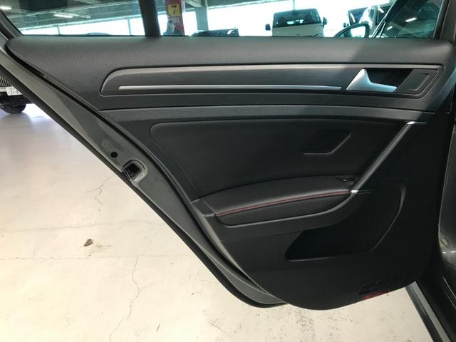 ゴルフＧＴＩ ダイナミック　レザーＰＫＧ（レザーシート／パワーシート／シートヒーター）純正９インチナビ　フルセグＴＶ　Ｂカメラ　ＣＤ　ＤＶＤ　ＢＴオーディオ　ＵＳＢ　アップルカープレイ　追従クルコン　純正１８ＡＷ　ＥＴＣ（46枚目）
