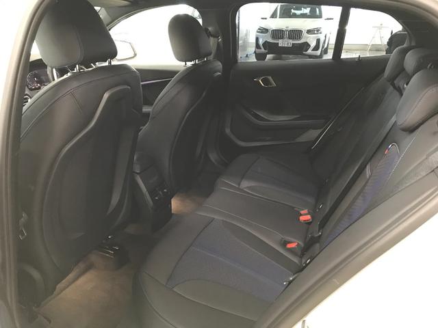 １シリーズ １１８ｄ　Ｍスポーツ　純正１０．２５ＨＤＤナビ　ＵＳＢ　ＢＴ　アップルカープレイ　衝突軽減ブレーキ　追従クルコン　車線逸脱　ブラインドスポット　前後ドラレコ　バックカメラ　パワーシート　ハーフレザーシート　パワーバックドア（16枚目）